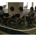 慶大、「ウィンクで動く車いす」を世界で初めて開発……“眼電位”で方向入力 画像
